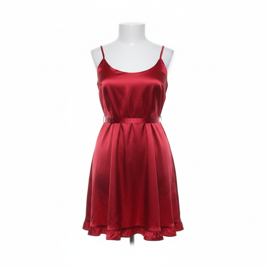 Rød satin babydoll kjole